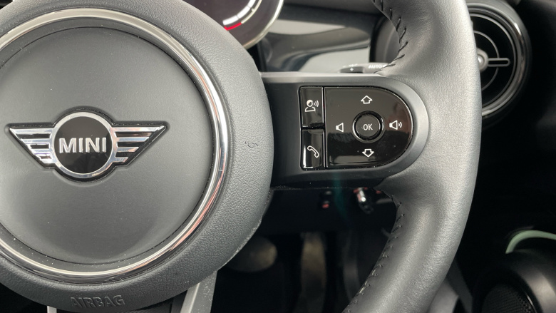 MINI Hatchback 1.5 Cooper Classic Premium 5dr Auto Petrol Hatchback